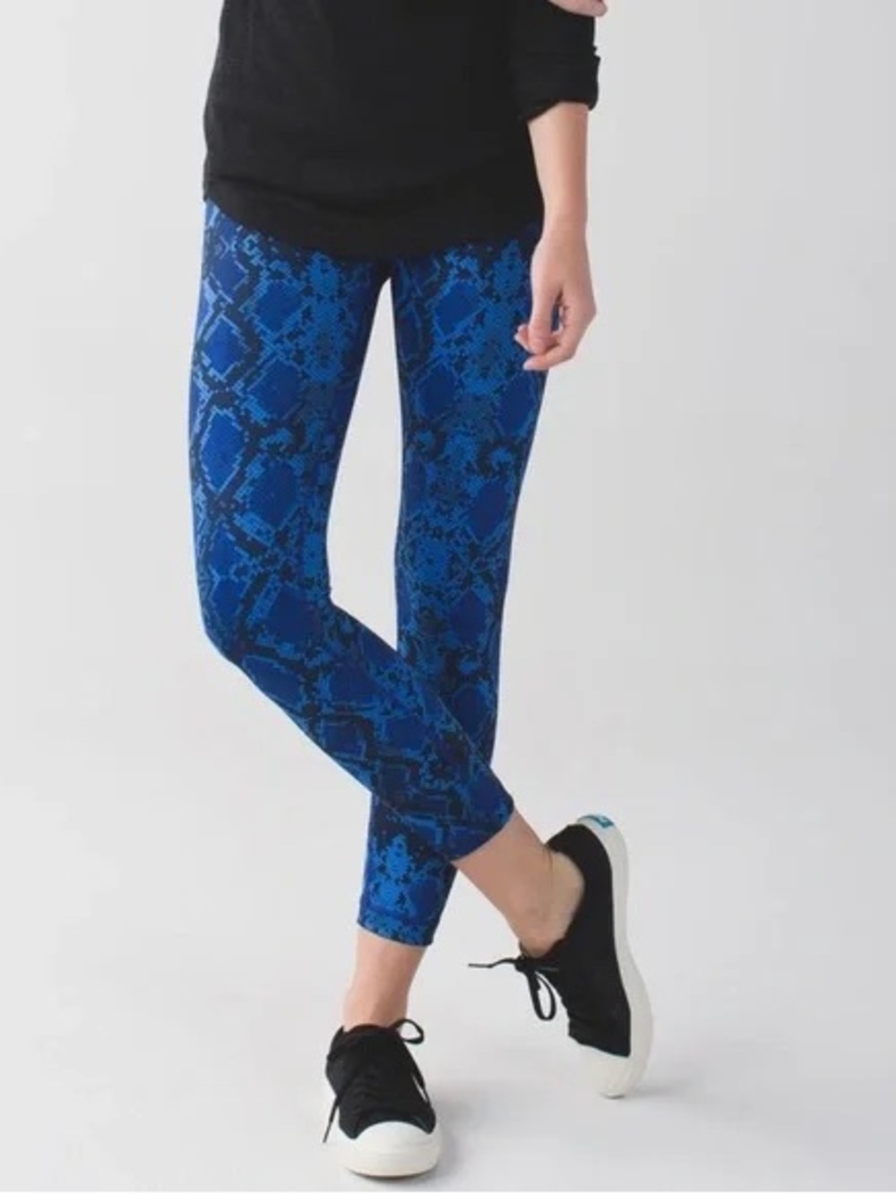 Lululemon Blue Snake-Print Active Leggings